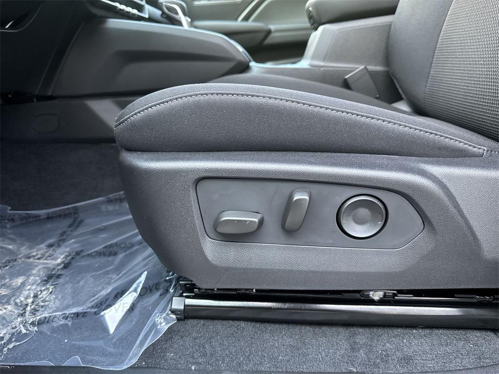 new 2025 Chevrolet Colorado car, priced at $33,064