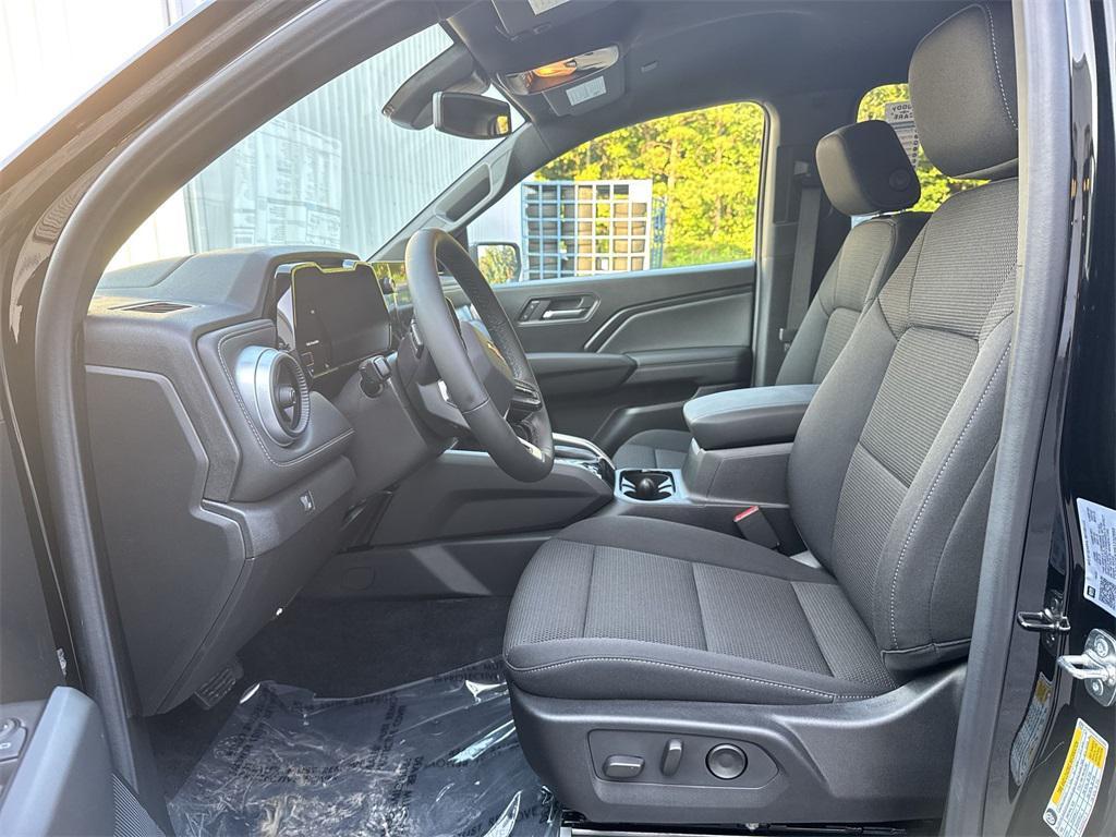 new 2025 Chevrolet Colorado car, priced at $33,064