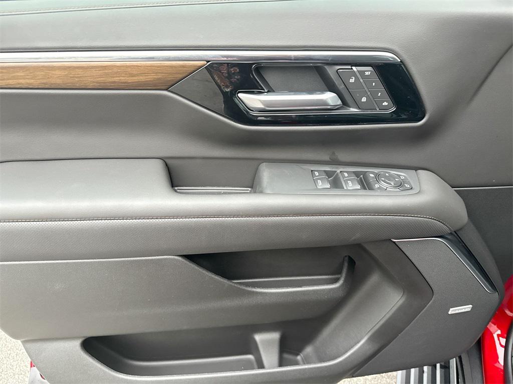 new 2026 Chevrolet Suburban car, priced at $98,905