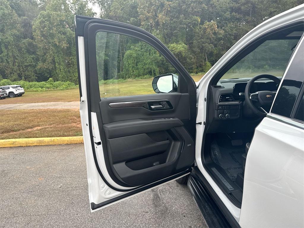 new 2025 Chevrolet Suburban car, priced at $76,528