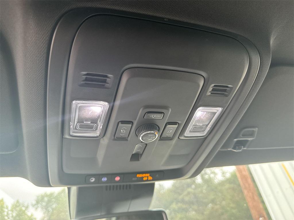 new 2025 Chevrolet Suburban car, priced at $76,528