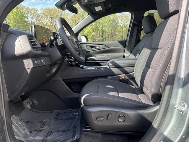 new 2025 Chevrolet Traverse car, priced at $45,940