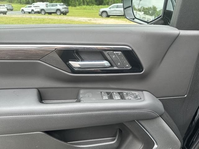 new 2025 Chevrolet Suburban car, priced at $78,158