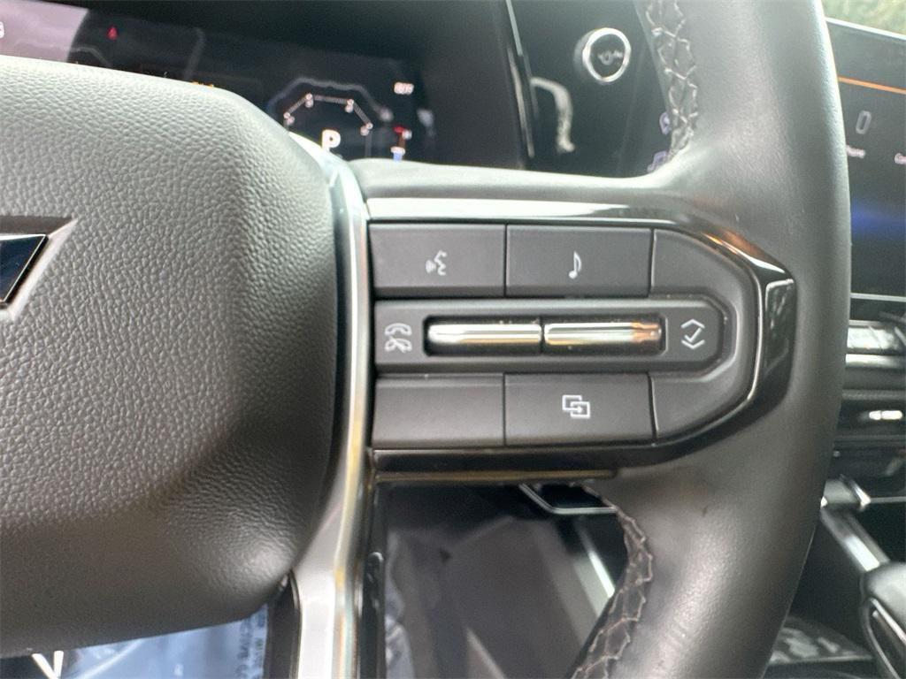 used 2024 Chevrolet Colorado car, priced at $33,213