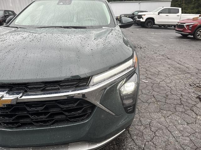 new 2025 Chevrolet Trax car, priced at $23,999