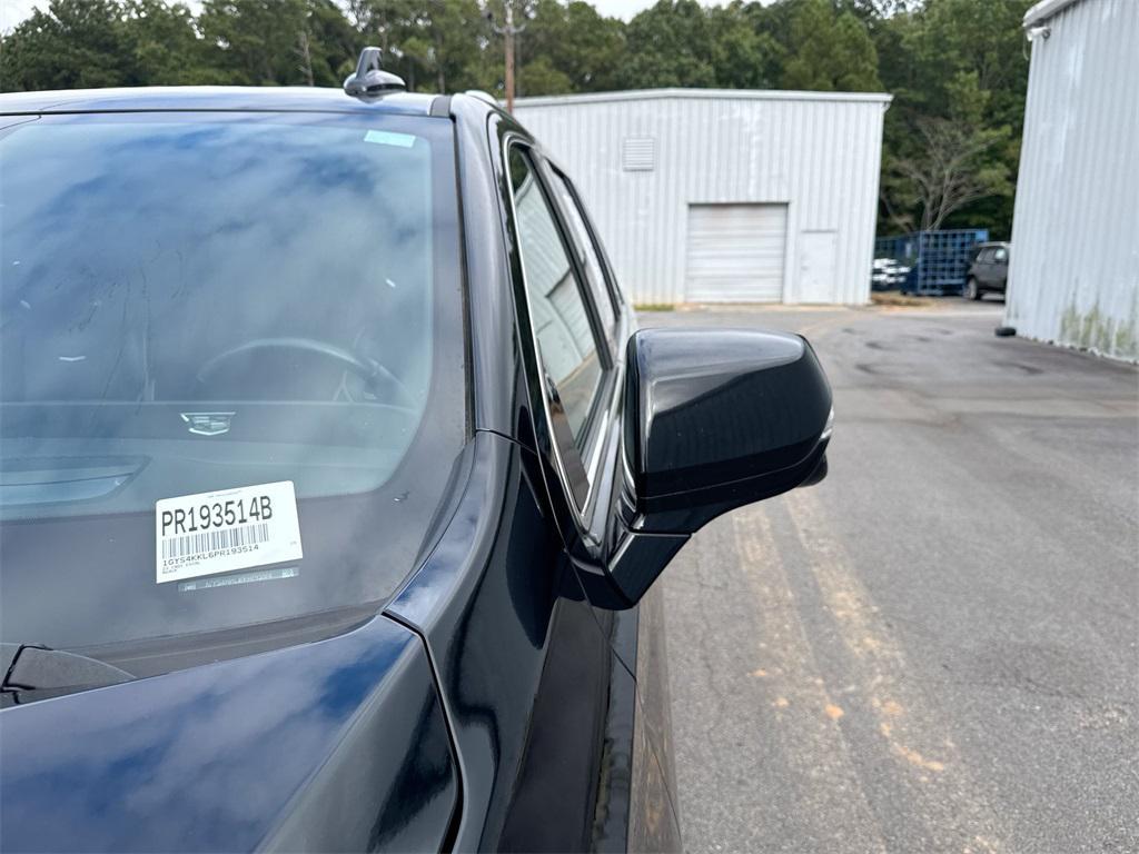 used 2023 Cadillac Escalade ESV car, priced at $58,593