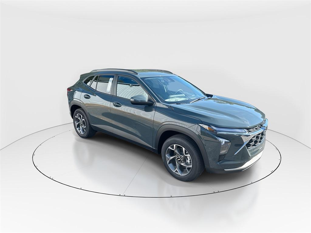 new 2025 Chevrolet Trax car, priced at $26,290