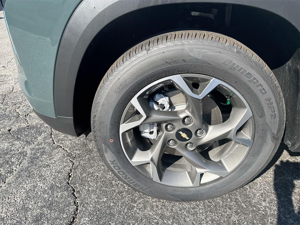 new 2025 Chevrolet Trax car, priced at $26,290