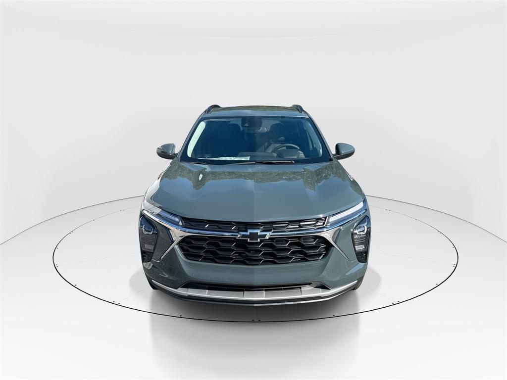 new 2025 Chevrolet Trax car, priced at $26,290