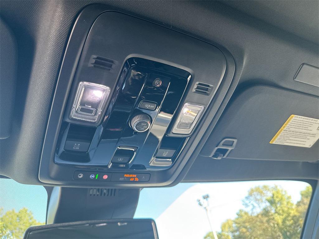 new 2026 Chevrolet Suburban car, priced at $75,960