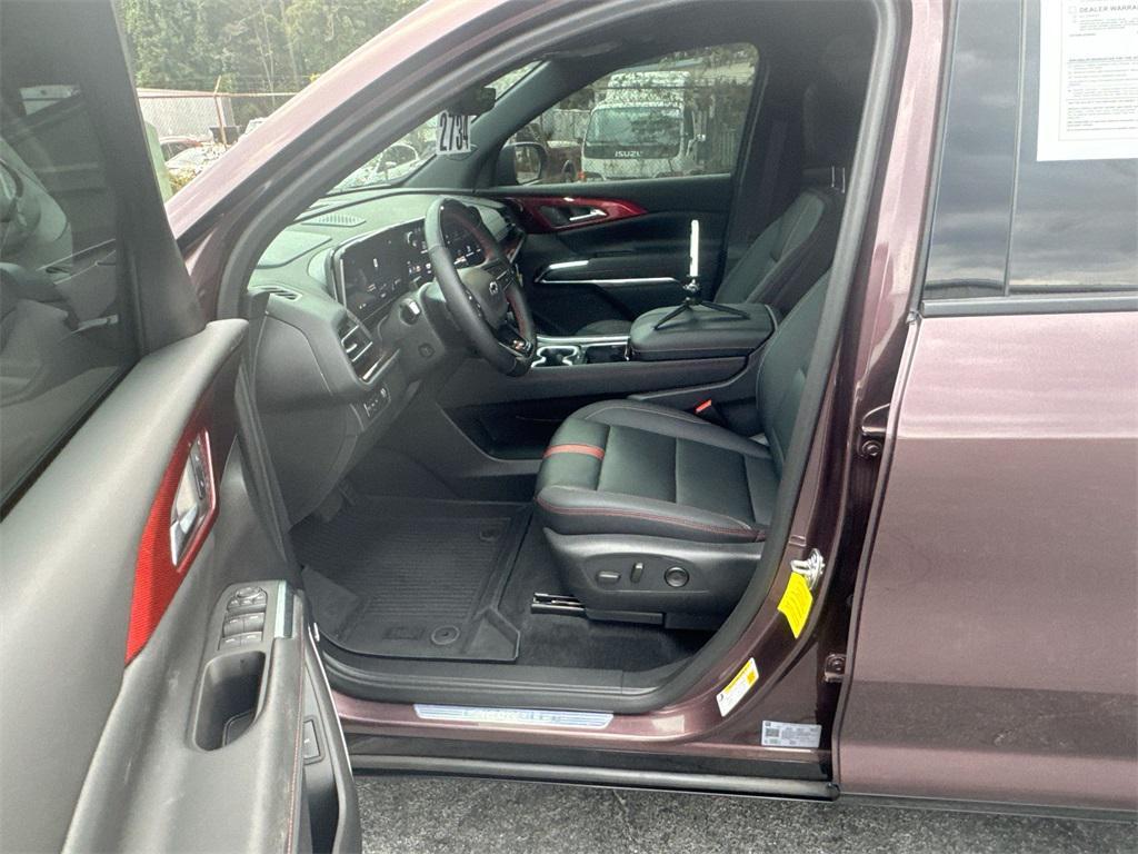used 2024 Chevrolet Traverse car, priced at $46,202