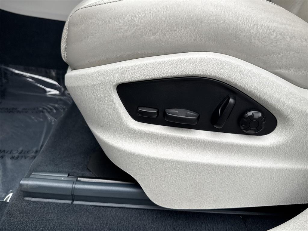 used 2023 Porsche Cayenne car, priced at $97,877