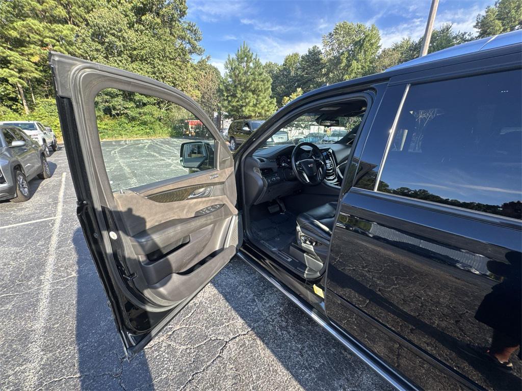 used 2020 Cadillac Escalade ESV car, priced at $36,493