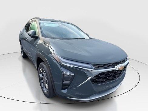 new 2025 Chevrolet Trax car, priced at $23,999