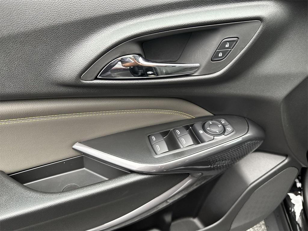 new 2025 Chevrolet Trax car, priced at $26,510