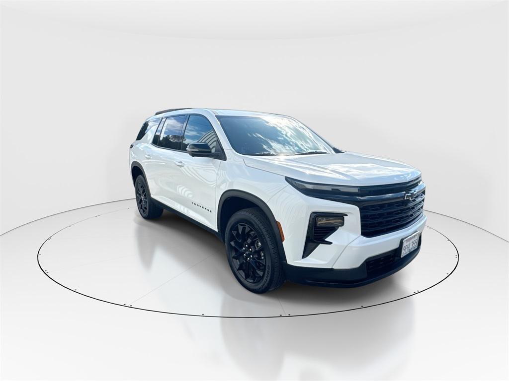 used 2024 Chevrolet Traverse car, priced at $35,875