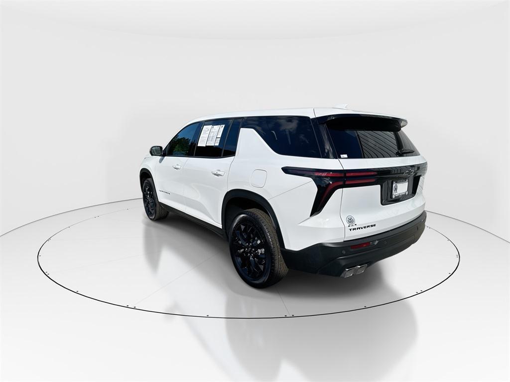 used 2024 Chevrolet Traverse car, priced at $35,875