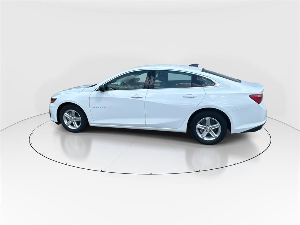 new 2024 Chevrolet Malibu car, priced at $25,795