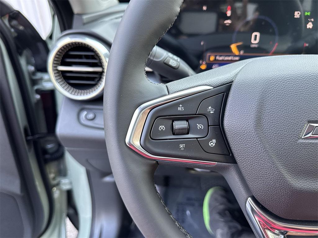 new 2025 Chevrolet Trax car, priced at $27,980