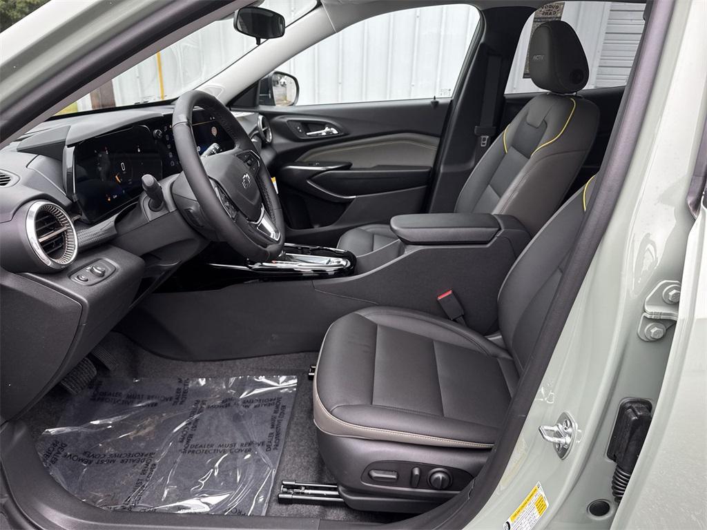 new 2025 Chevrolet Trax car, priced at $26,068