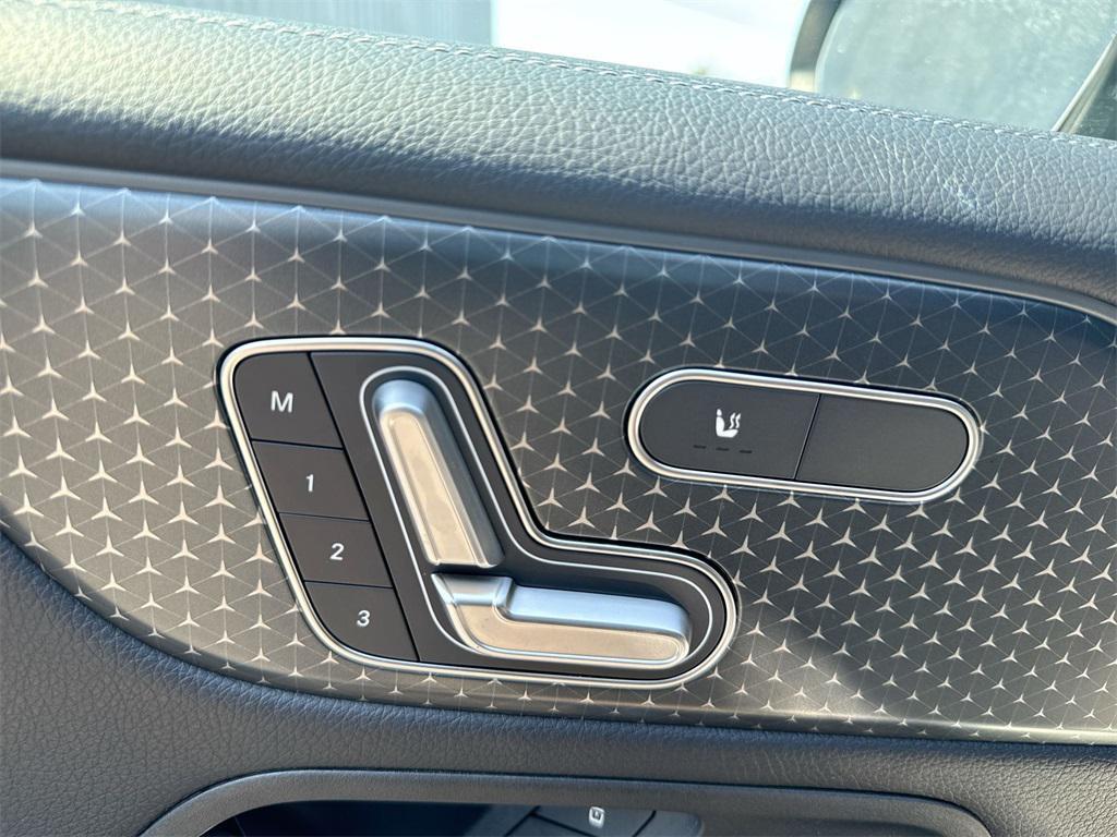 used 2024 Mercedes-Benz GLB 250 car, priced at $35,877