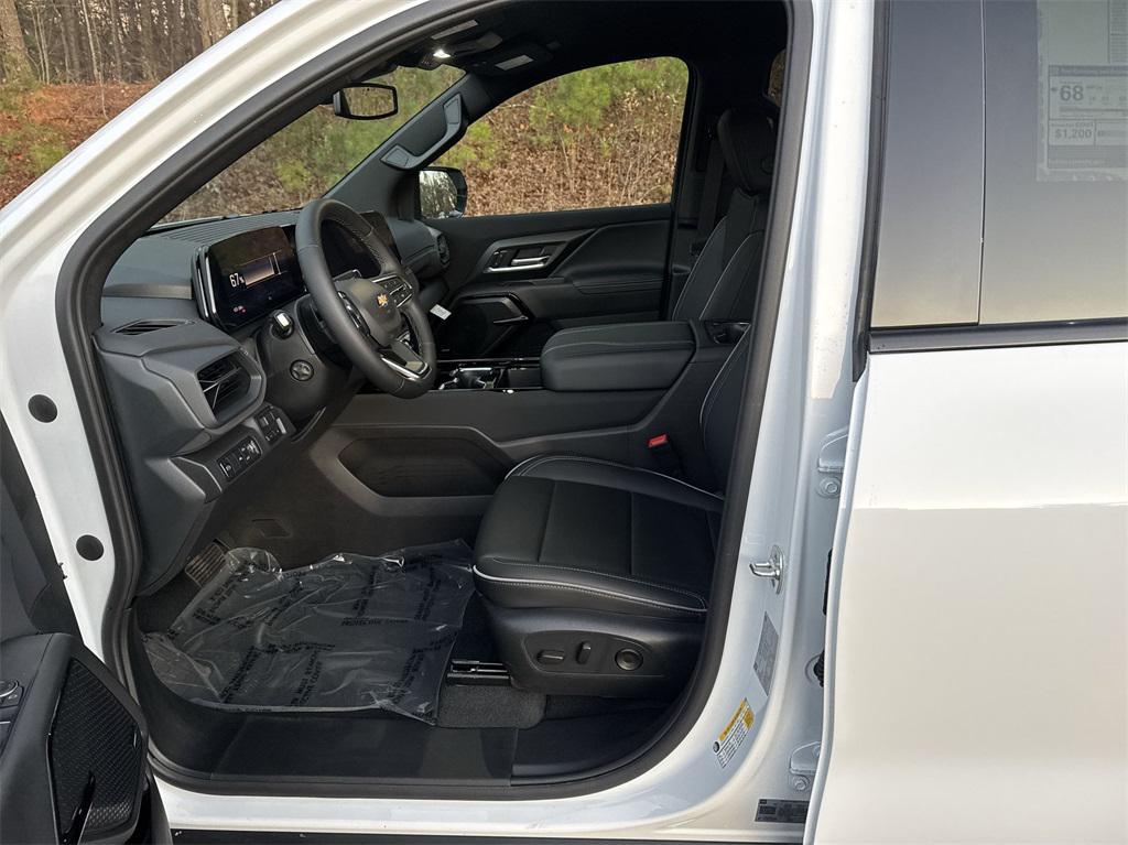 new 2025 Chevrolet Silverado EV car, priced at $61,680