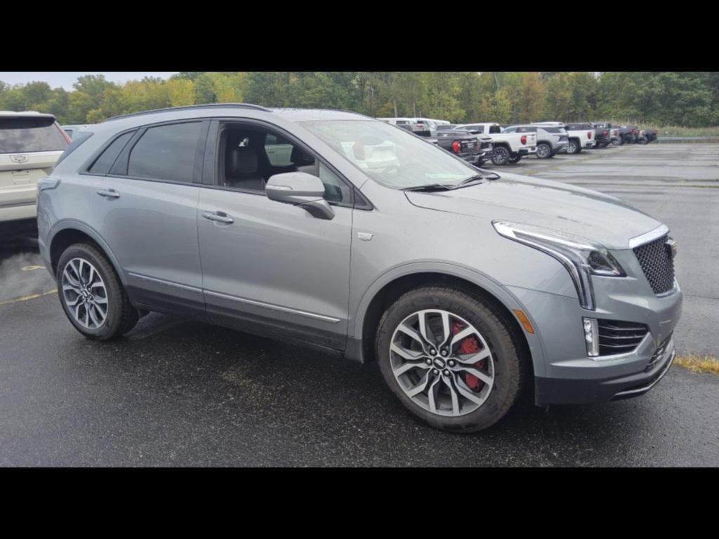 used 2025 Cadillac XT5 car, priced at $49,990