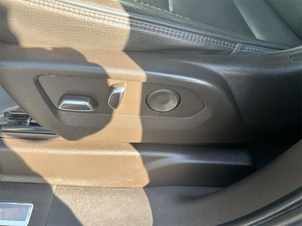 used 2022 GMC Yukon XL car, priced at $42,776