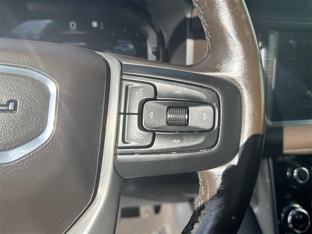 used 2022 GMC Yukon XL car, priced at $42,776