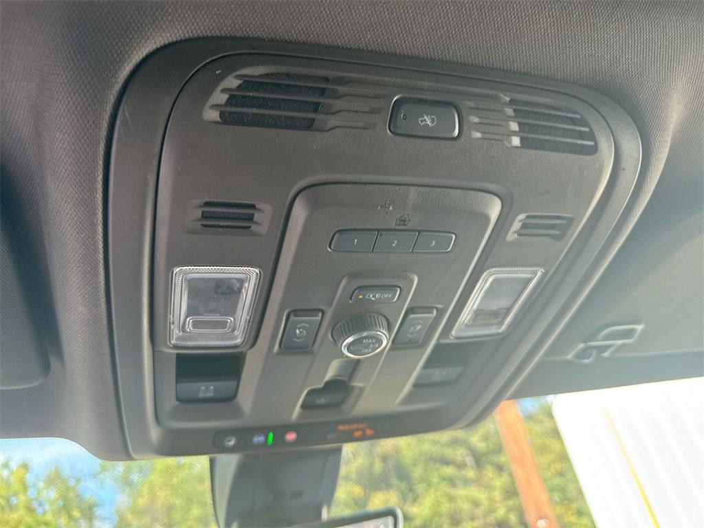 used 2022 GMC Yukon XL car, priced at $42,776