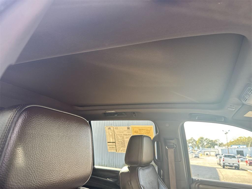 used 2022 GMC Yukon XL car, priced at $42,776