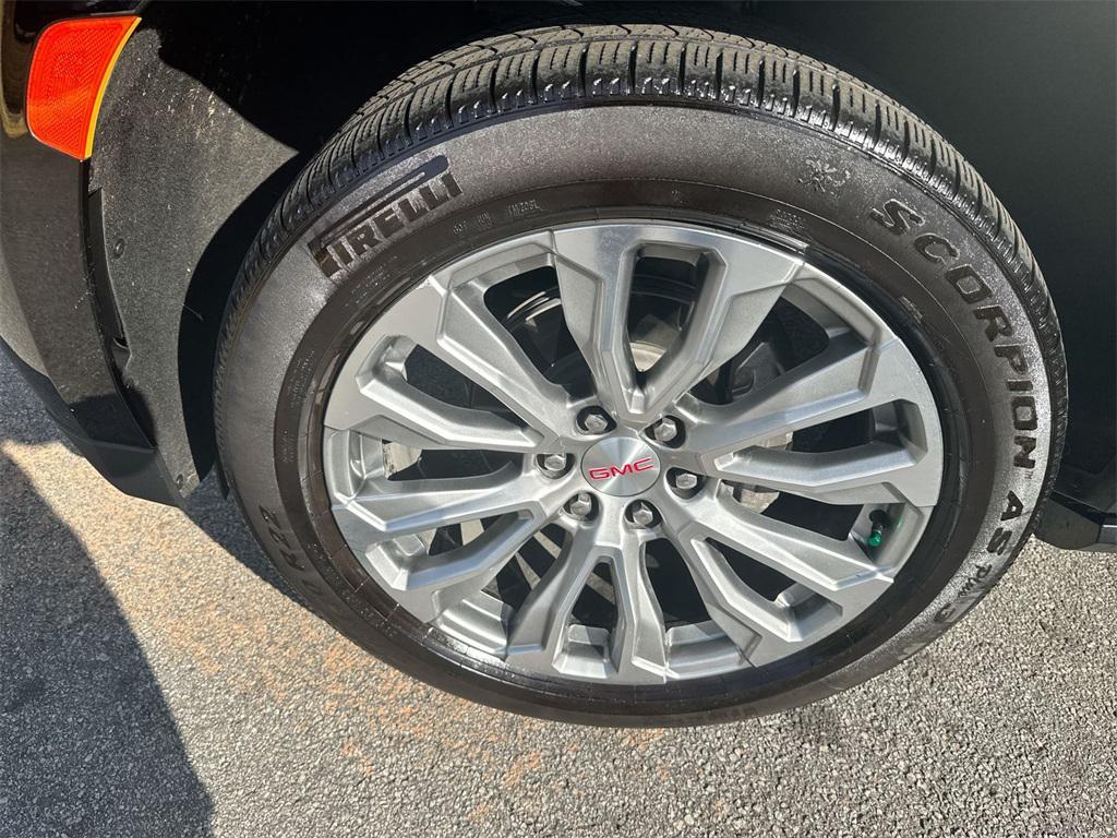 used 2022 GMC Yukon XL car, priced at $42,776