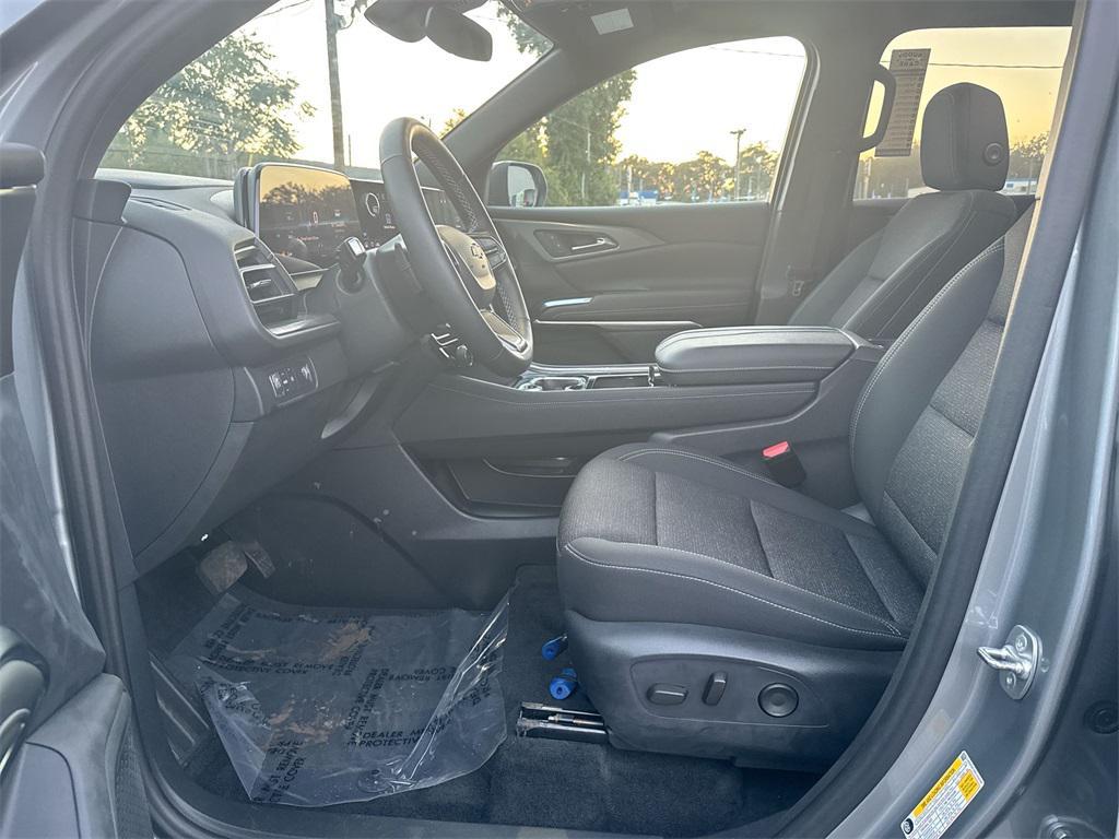 used 2024 Chevrolet Traverse car, priced at $36,962