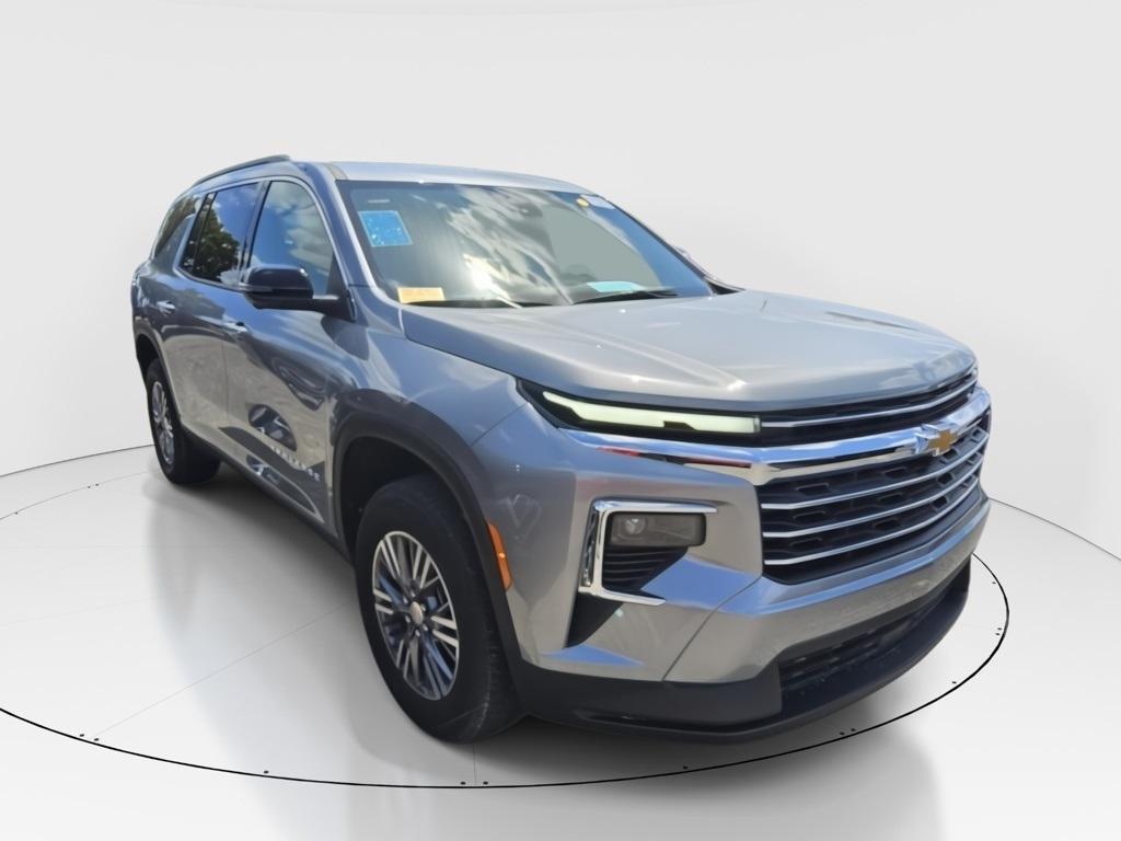 used 2024 Chevrolet Traverse car, priced at $36,981