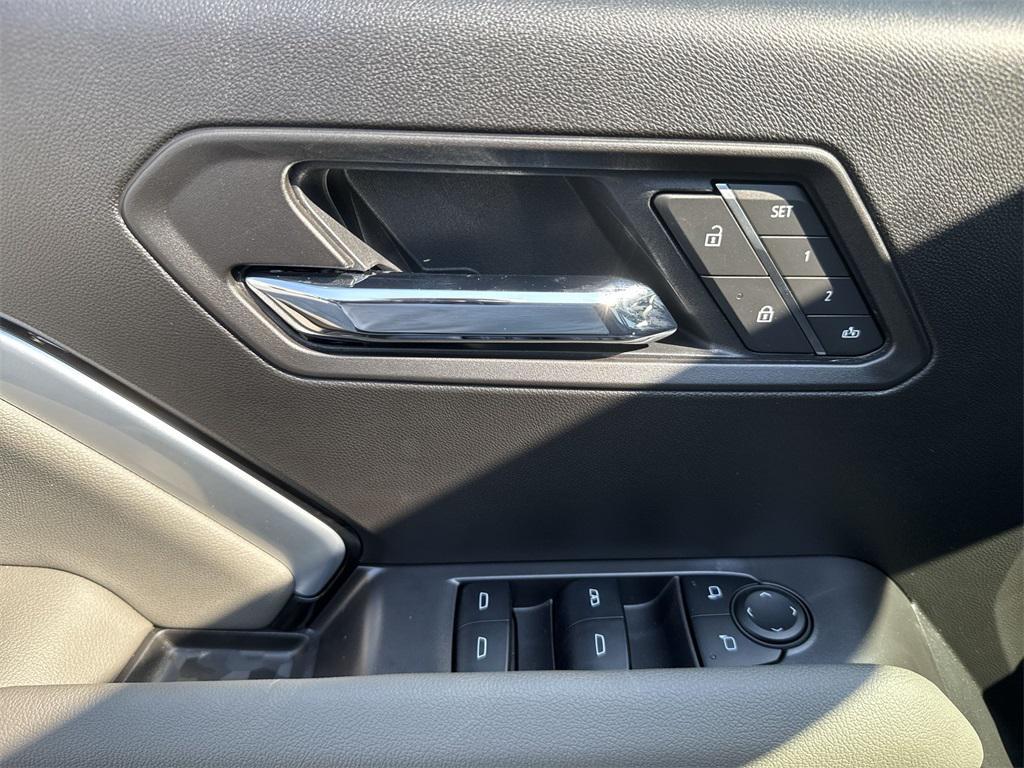 new 2025 Chevrolet Colorado car, priced at $50,854
