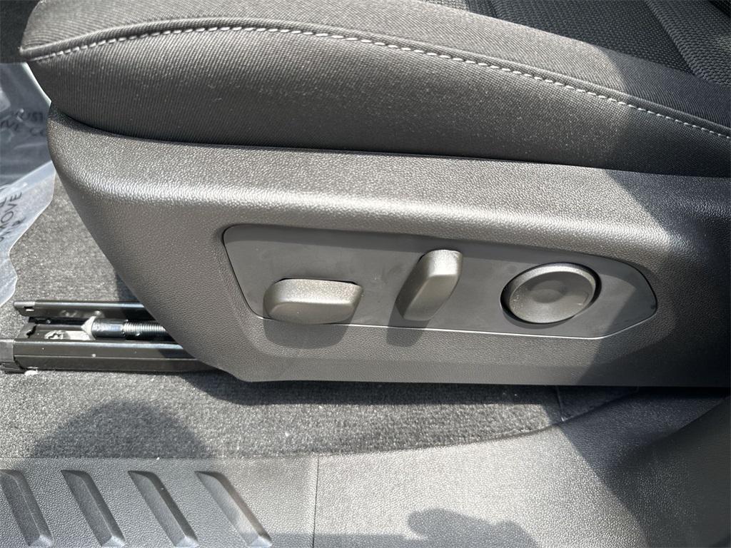 new 2025 Chevrolet Colorado car, priced at $33,064