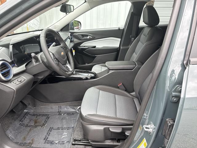 new 2025 Chevrolet Trax car, priced at $25,250