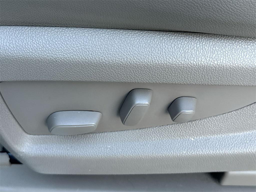 used 2015 Chevrolet Suburban car, priced at $13,862