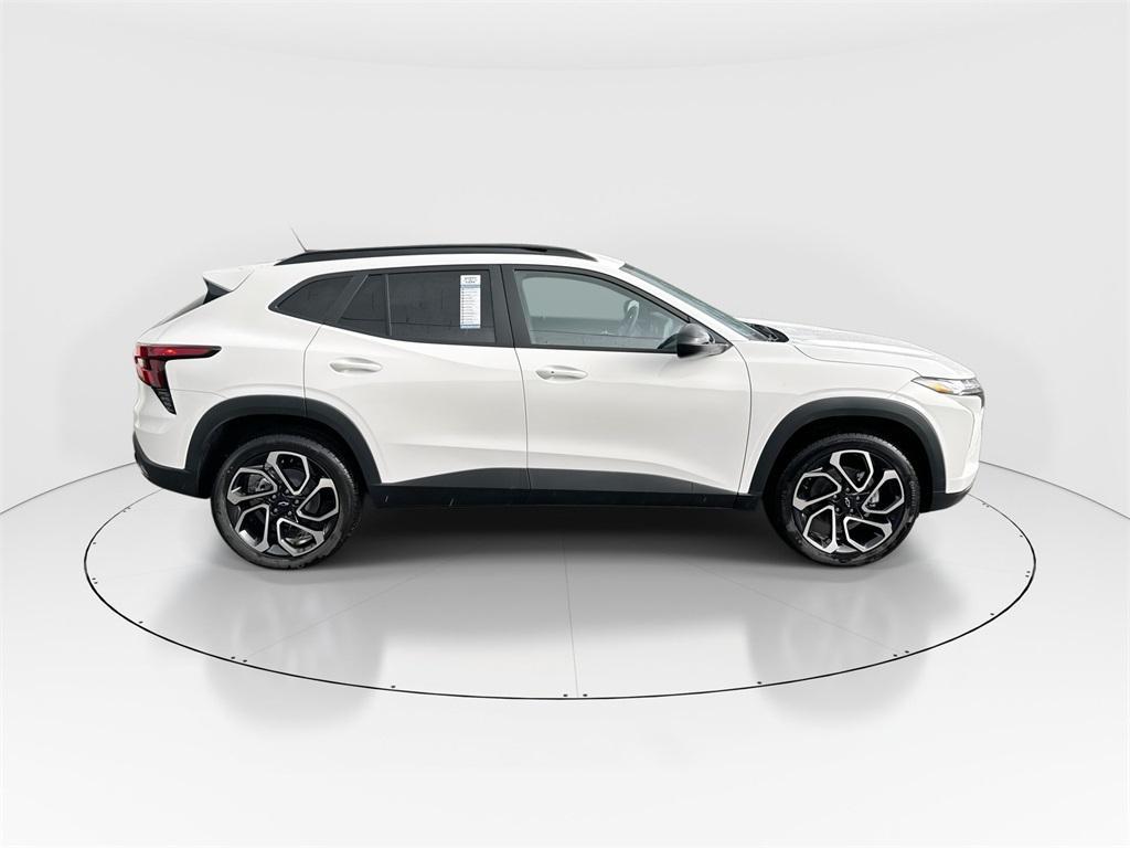 new 2025 Chevrolet Trax car, priced at $25,998