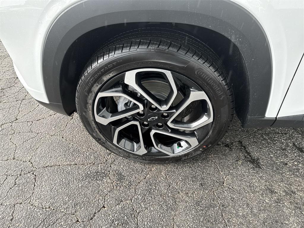 new 2025 Chevrolet Trax car, priced at $25,998