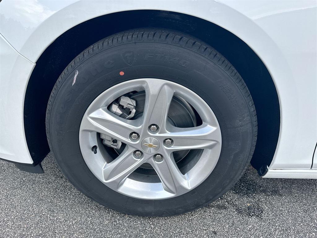 new 2024 Chevrolet Malibu car, priced at $25,795