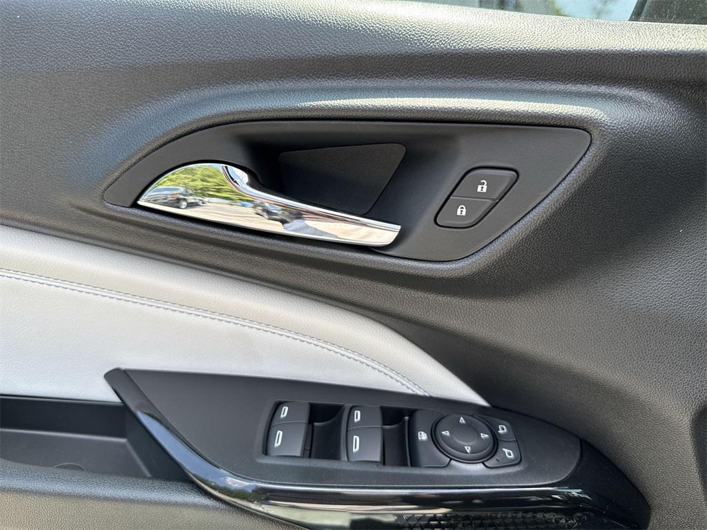 new 2025 Chevrolet Trax car, priced at $26,380