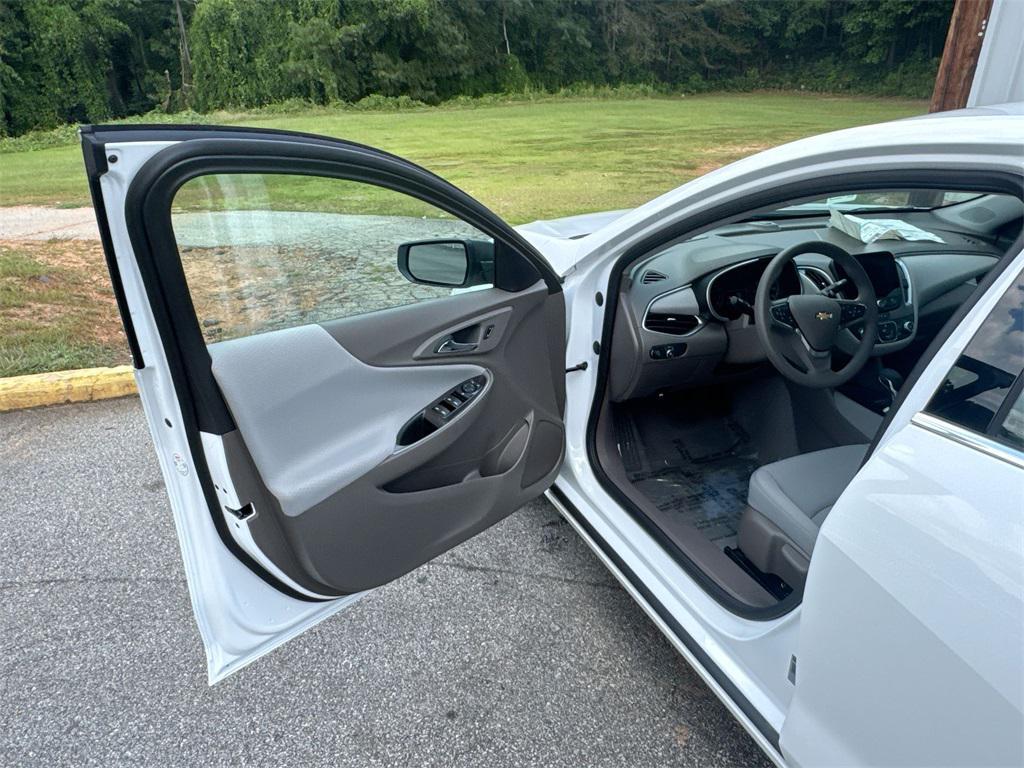 new 2024 Chevrolet Malibu car, priced at $25,795