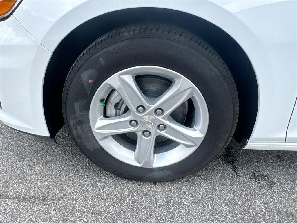 new 2024 Chevrolet Malibu car, priced at $25,795
