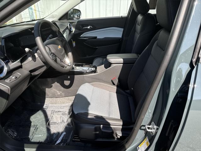 new 2025 Chevrolet Trax car, priced at $25,128