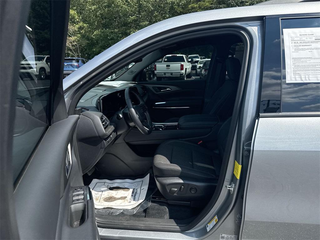 used 2024 Chevrolet Traverse car, priced at $36,331