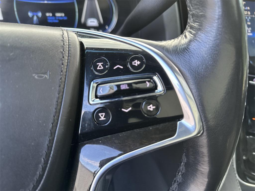 used 2020 Cadillac Escalade ESV car, priced at $32,692