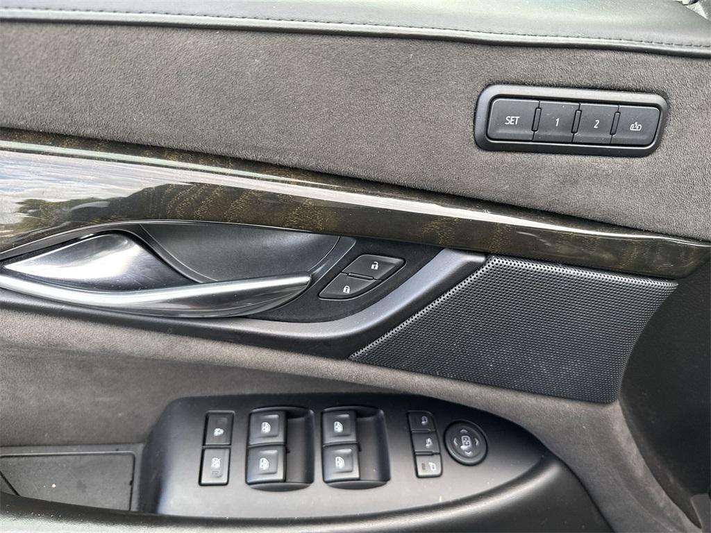 used 2020 Cadillac Escalade ESV car, priced at $32,692