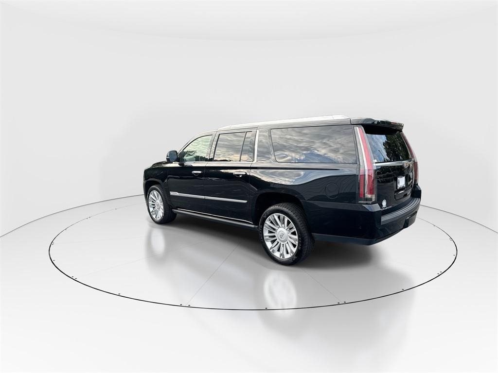 used 2020 Cadillac Escalade ESV car, priced at $32,692