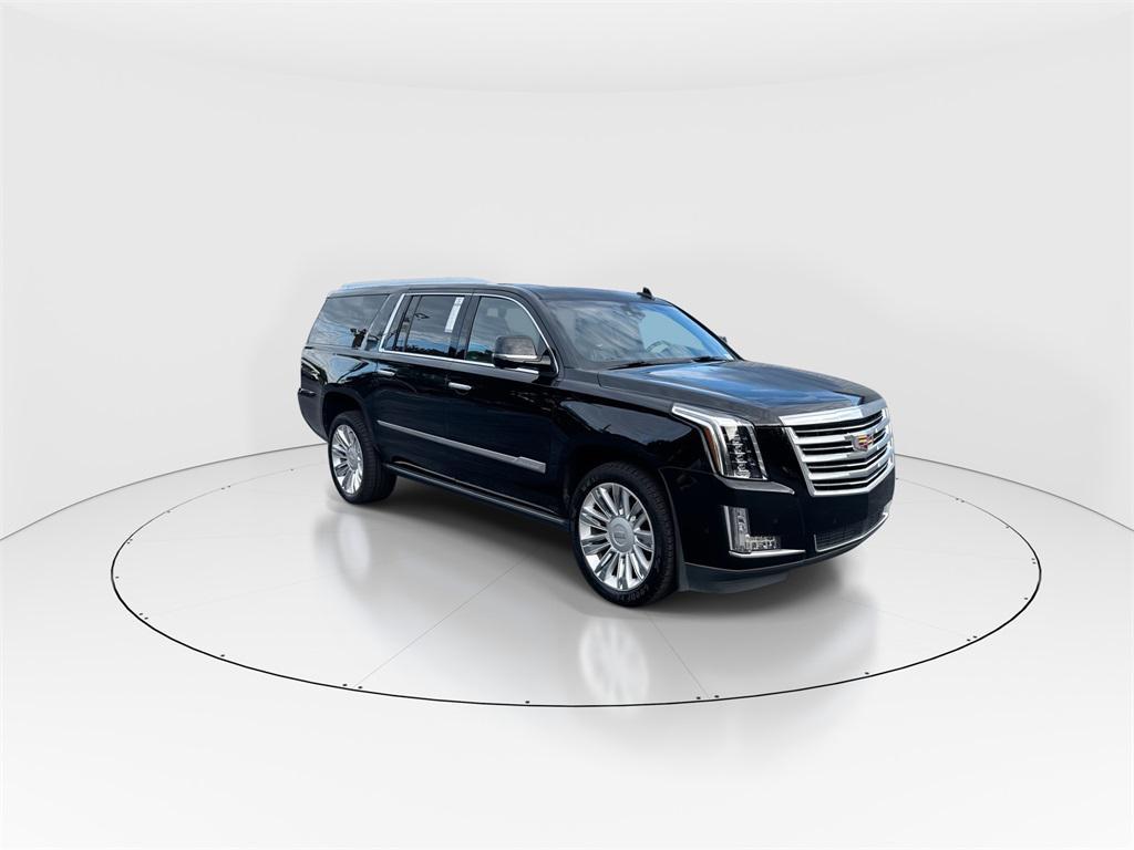 used 2020 Cadillac Escalade ESV car, priced at $32,692